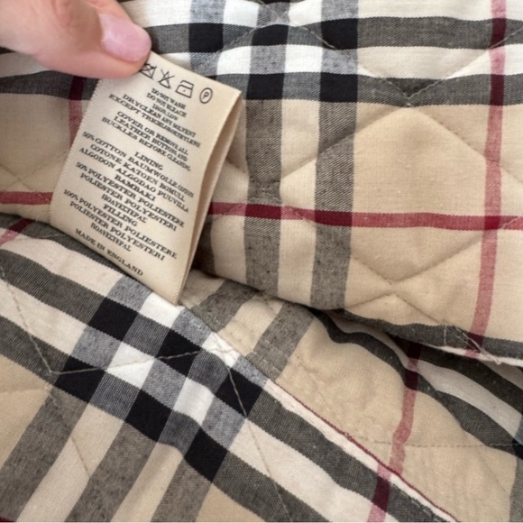Burberry Quilted Jacket with Plaid Design - Picture 8 of 15